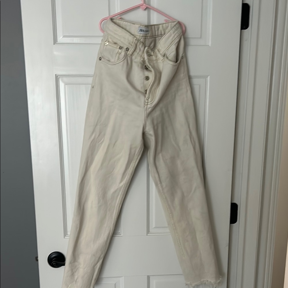 Zara Cream High Rise Jeans with Relaxed Fit